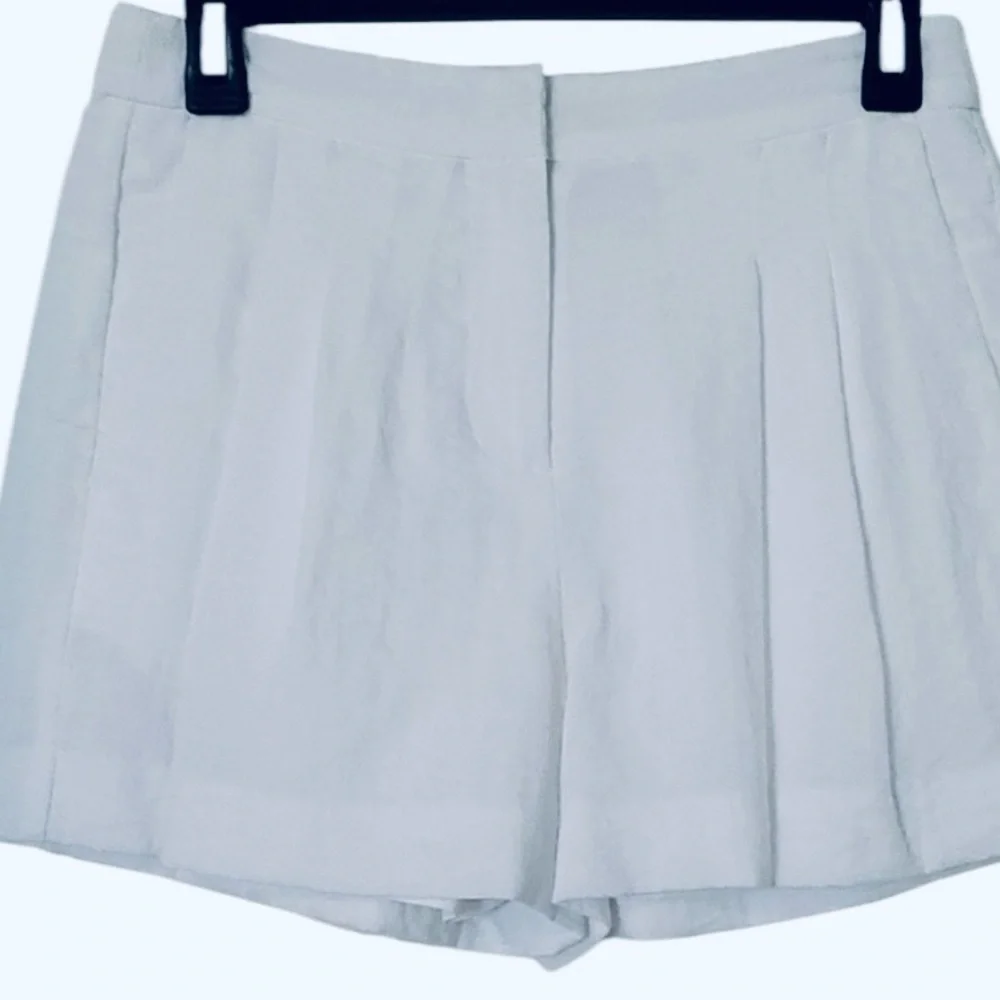 MICHAEL Michael Kors White Shorts Fully Lined Pleated Front Dressy Sz 6